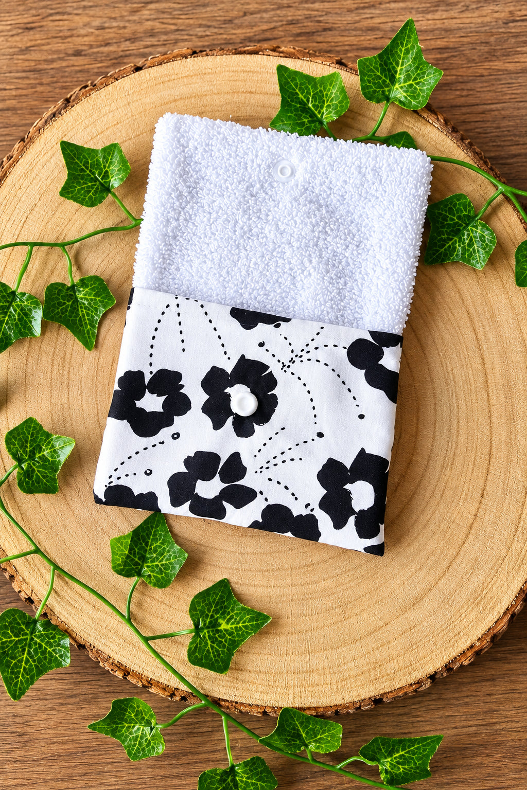 Pochette à savon fleurs noire