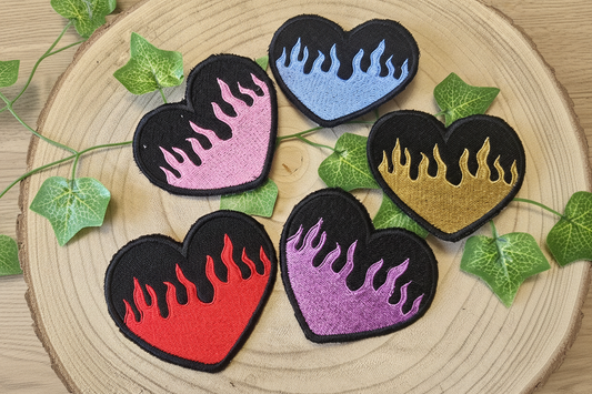 Patchs cœur flammes