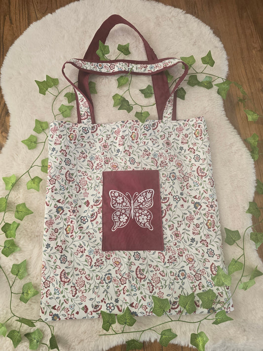 Sac avec broderie papillon