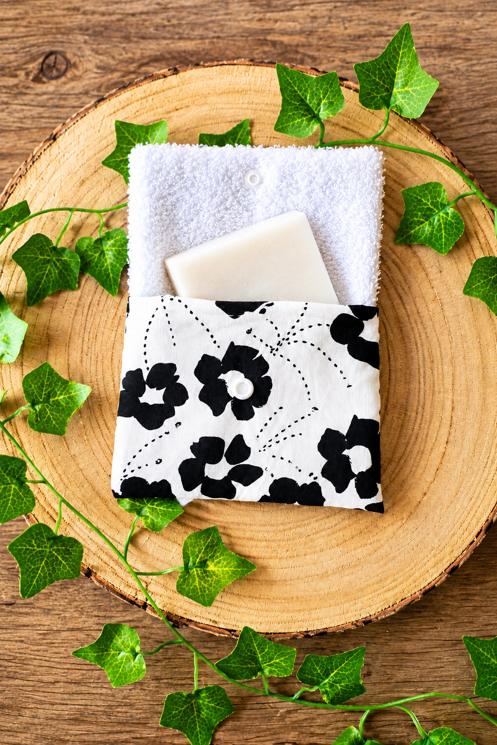 Pochette à savon fleurs noire