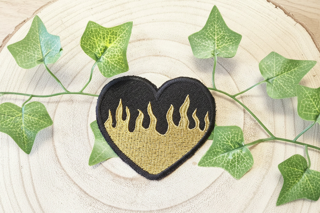 Patchs cœur flammes