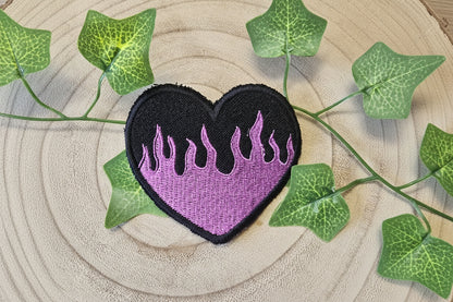 Patchs cœur flammes