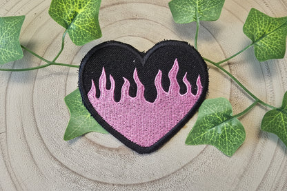 Patchs cœur flammes