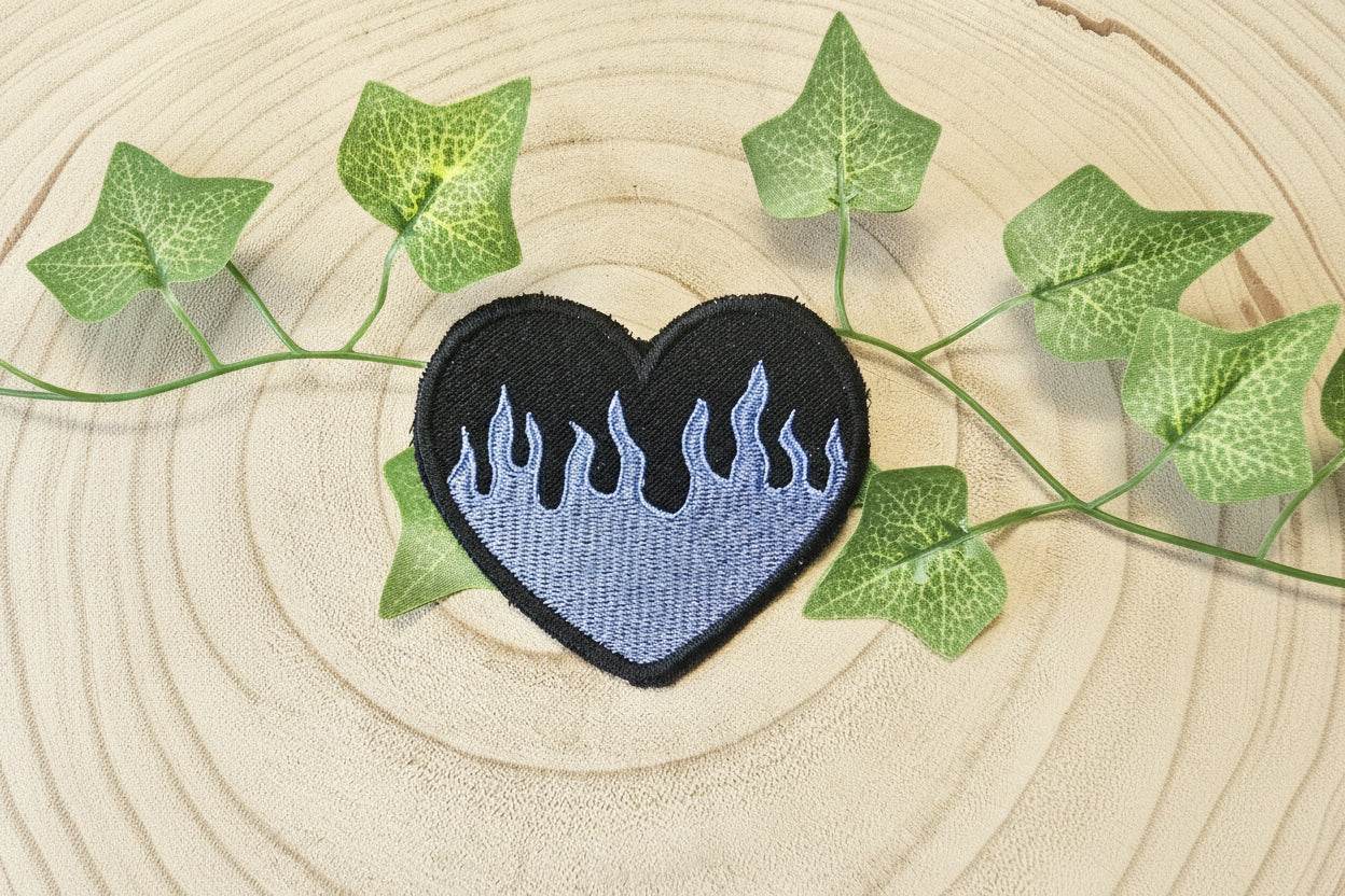 Patchs cœur flammes
