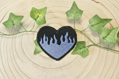 Patchs cœur flammes