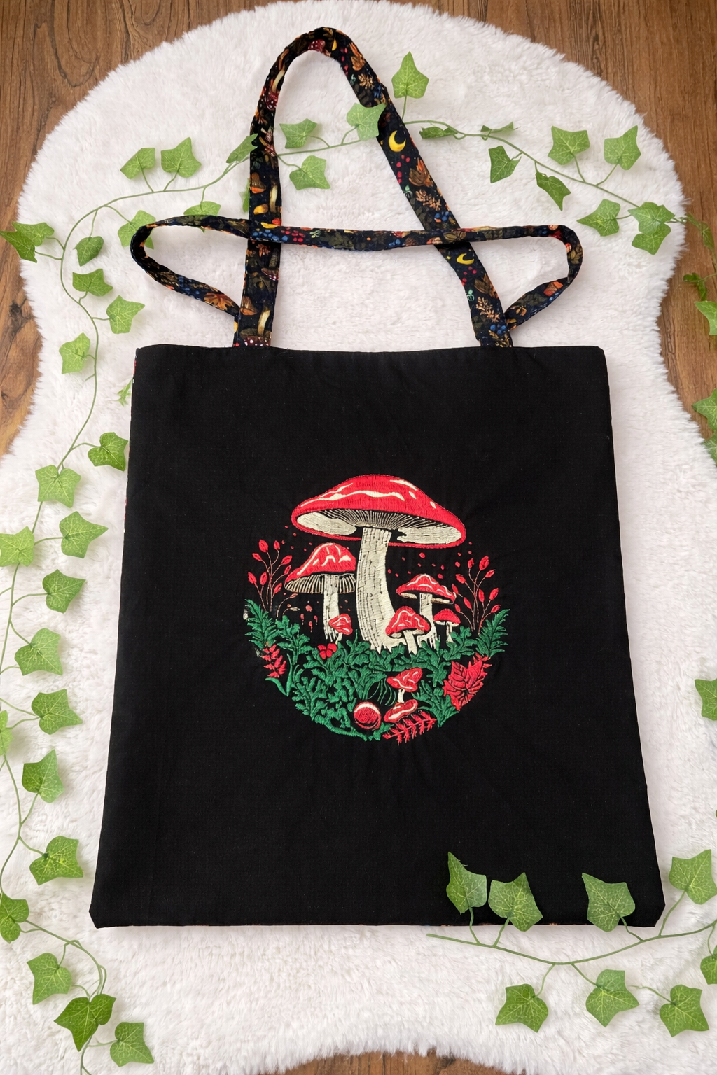 Sac avec broderie champignons