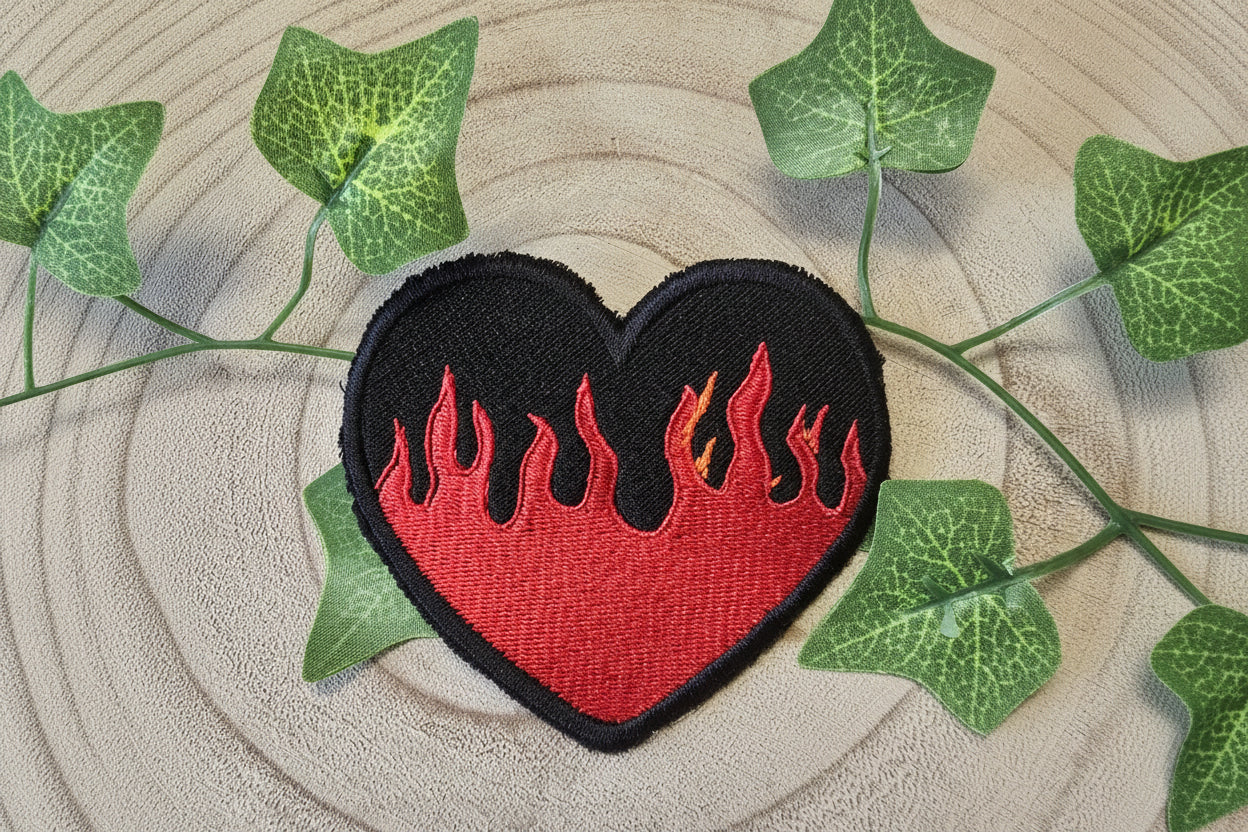 Patchs cœur flammes