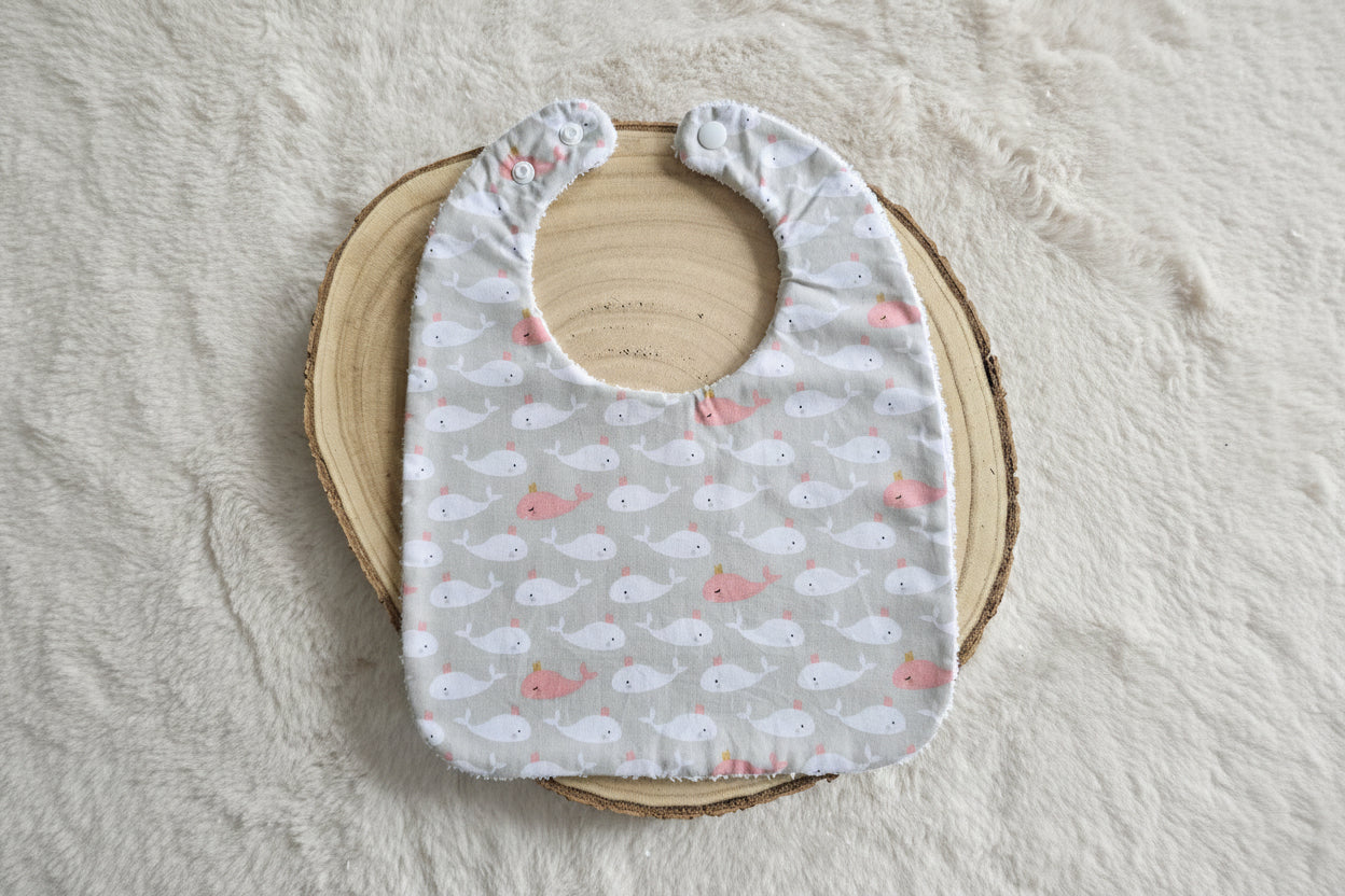 Bavoir classique baleines